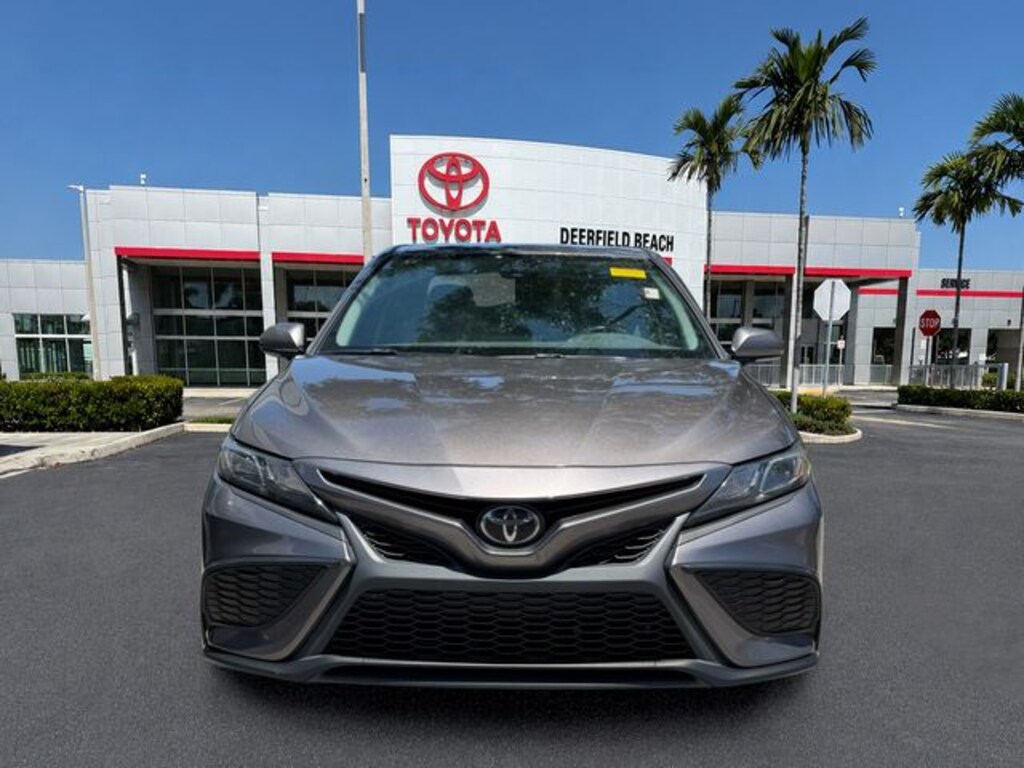 Used 2023 Toyota Camry SE Sedan