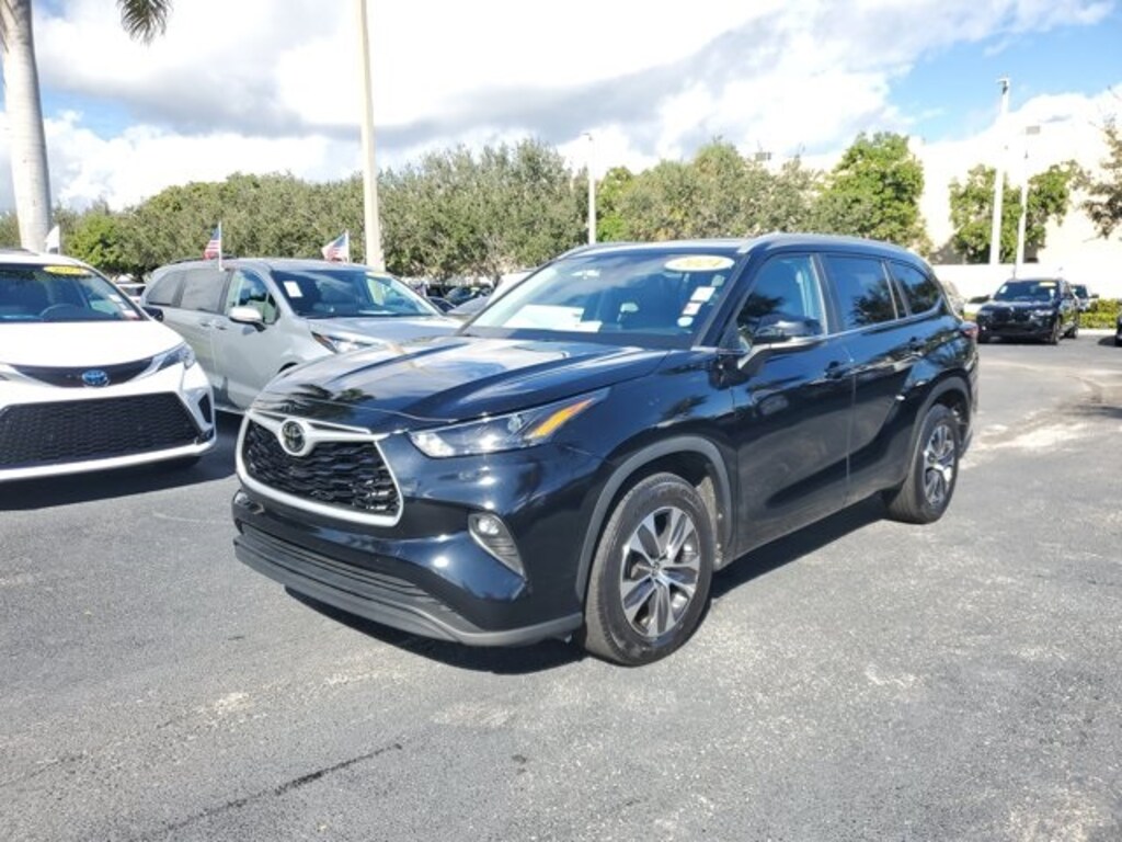 Used 2024 Toyota Highlander XLE SUV