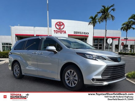 2025 Toyota Sienna XLE Van Passenger Van