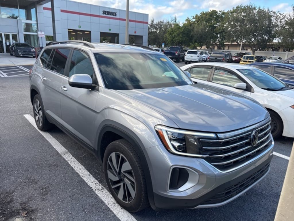 Used 2024 Volkswagen Atlas 2.0T SE w/Technology SUV