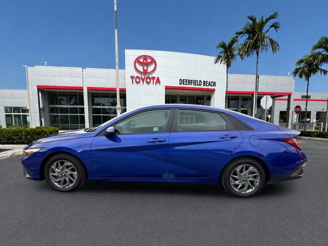 Used 2025 Hyundai Elantra Hybrid Blue Sedan