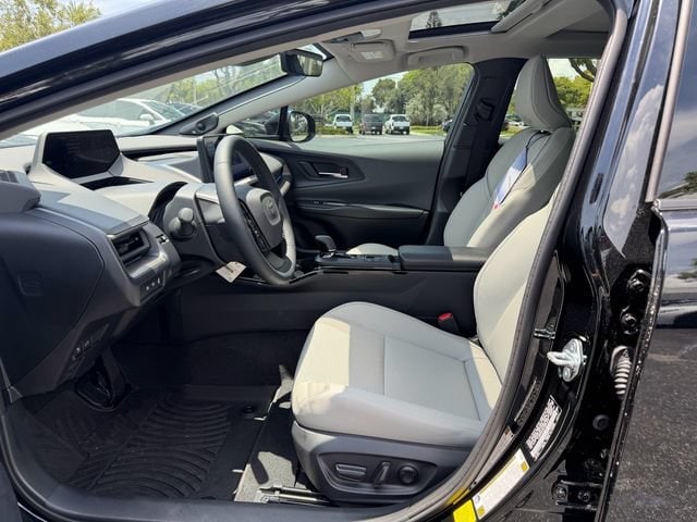 2026 Toyota Prius Limited - Photo 6