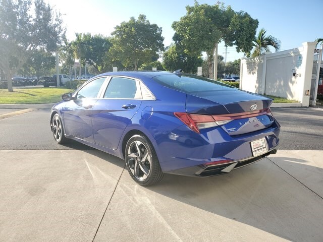 2023 Hyundai Elantra Limited photo 3