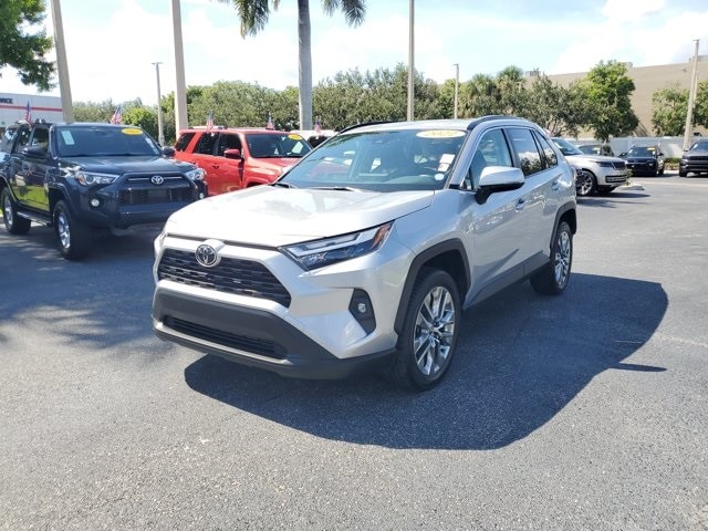 Used 2022 Toyota RAV4 XLE Premium with VIN JTMC1RFVXNJ024096 for sale in Kansas City