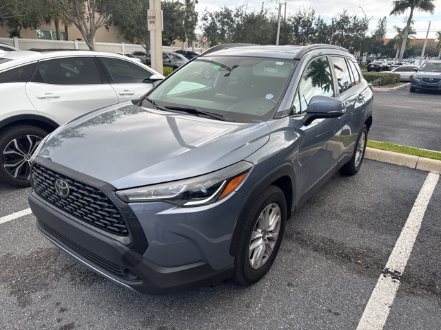 2022 Toyota Corolla Cross LE's photo