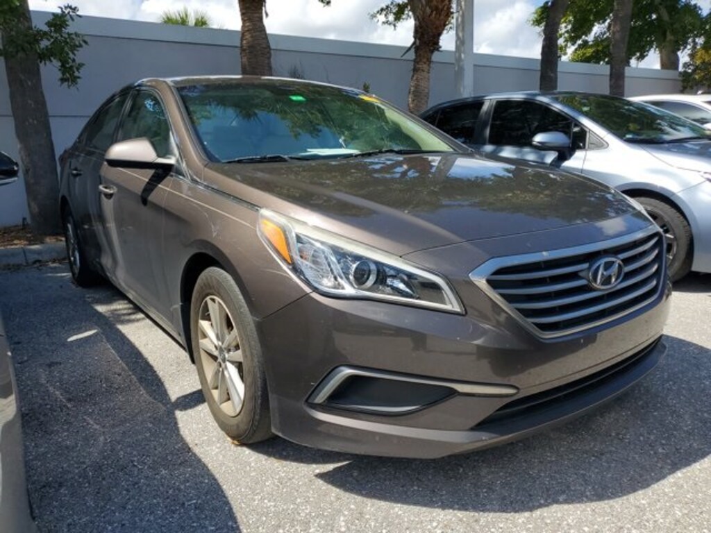 Used 2016 Hyundai Sonata SE Sedan