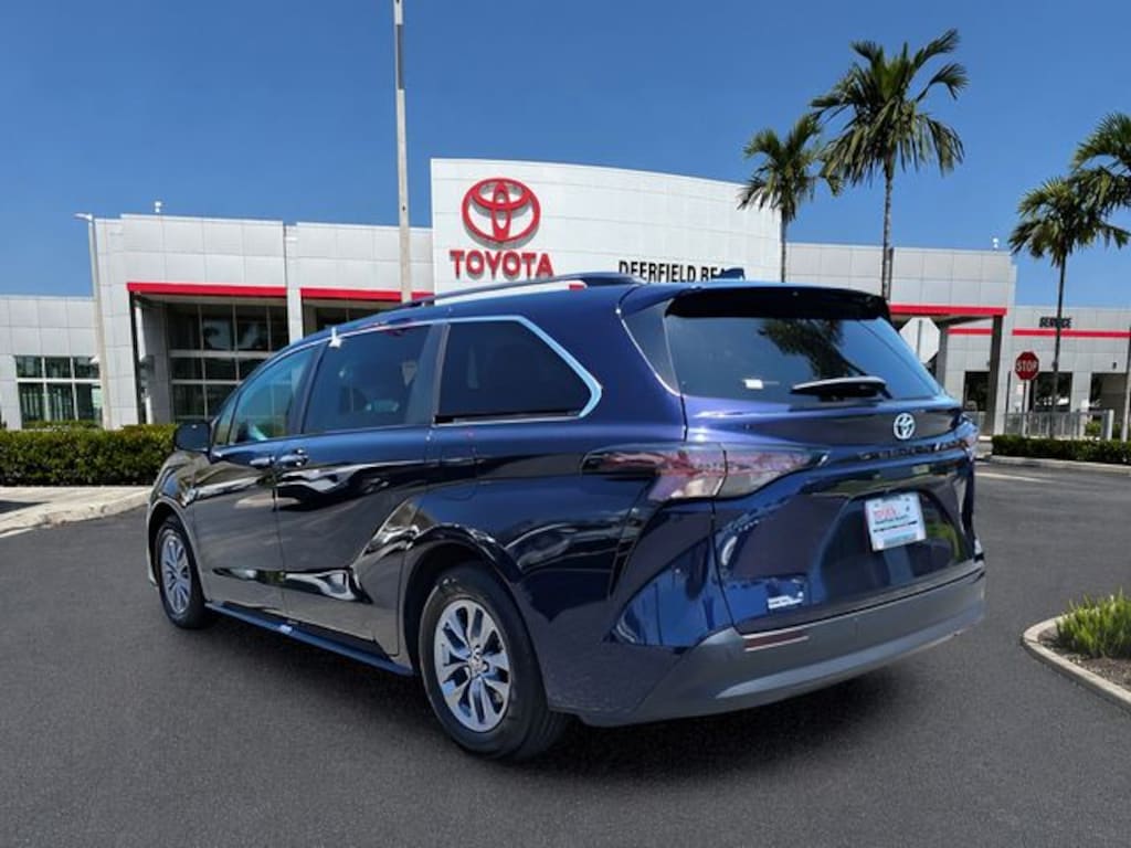 Used 2024 Toyota Sienna XLE Van Passenger Van