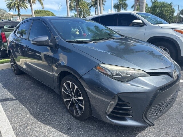 2017 Toyota Corolla SE photo 3