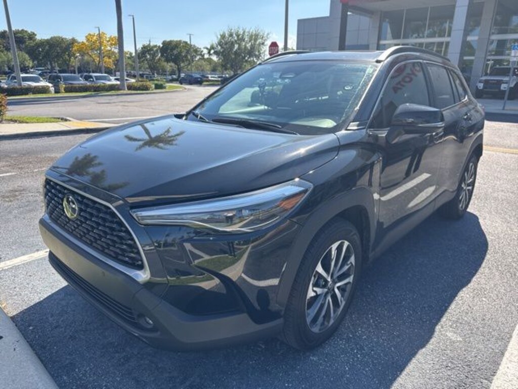 Used 2025 Toyota Corolla Cross XLE SUV