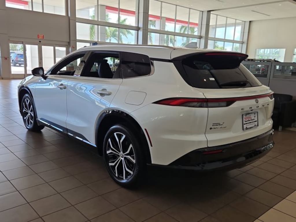 New 2025 Toyota Crown Signia XLE SUV