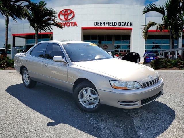 1994 Lexus ES's photo