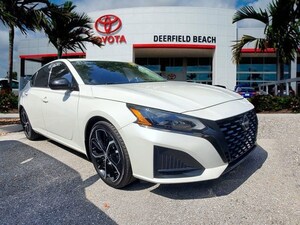 2023 Nissan Altima 2.5 SR Sedan