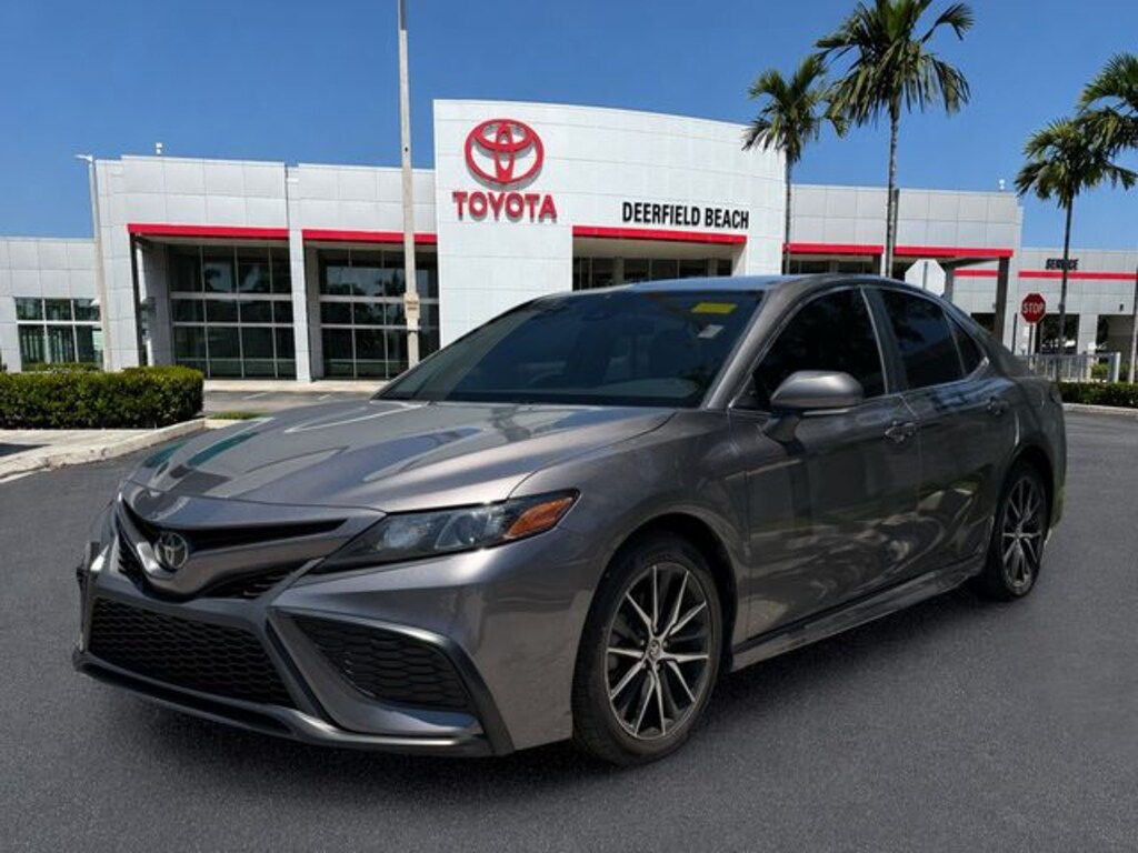 Used 2023 Toyota Camry SE Sedan