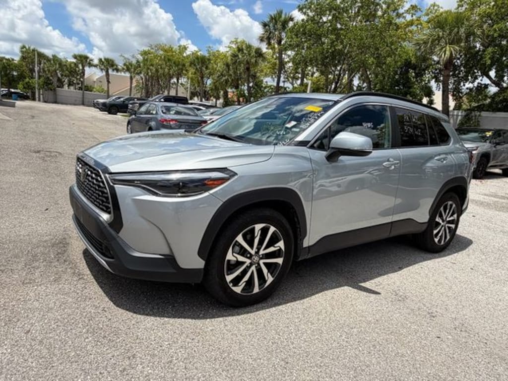 Used 2024 Toyota Corolla Cross XLE SUV