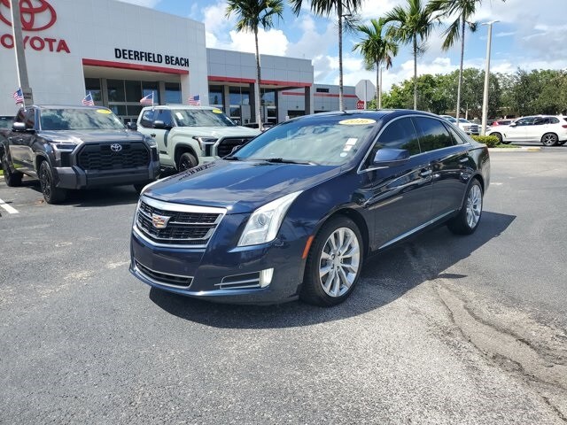 2016 Cadillac XTS Luxury photo 2