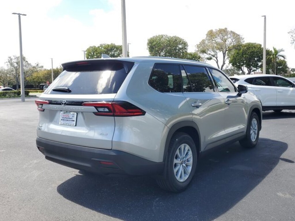 New 2026 Toyota Grand Highlander Hybrid XLE SUV