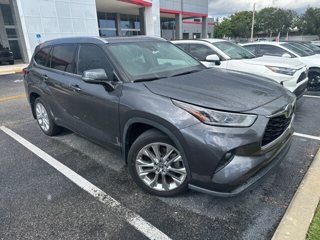 2020 Toyota Highlander Limited photo 2