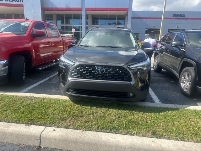 2023 Toyota Corolla Cross XLE's photo