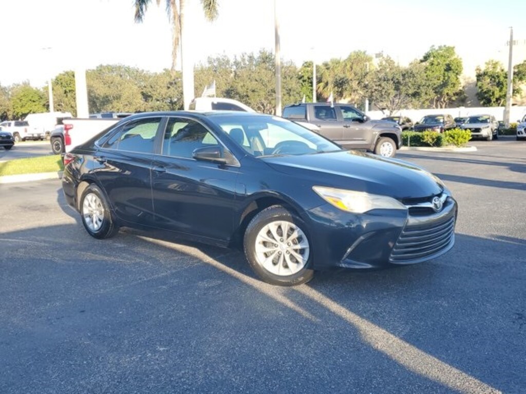 Used 2017 Toyota Camry LE Sedan