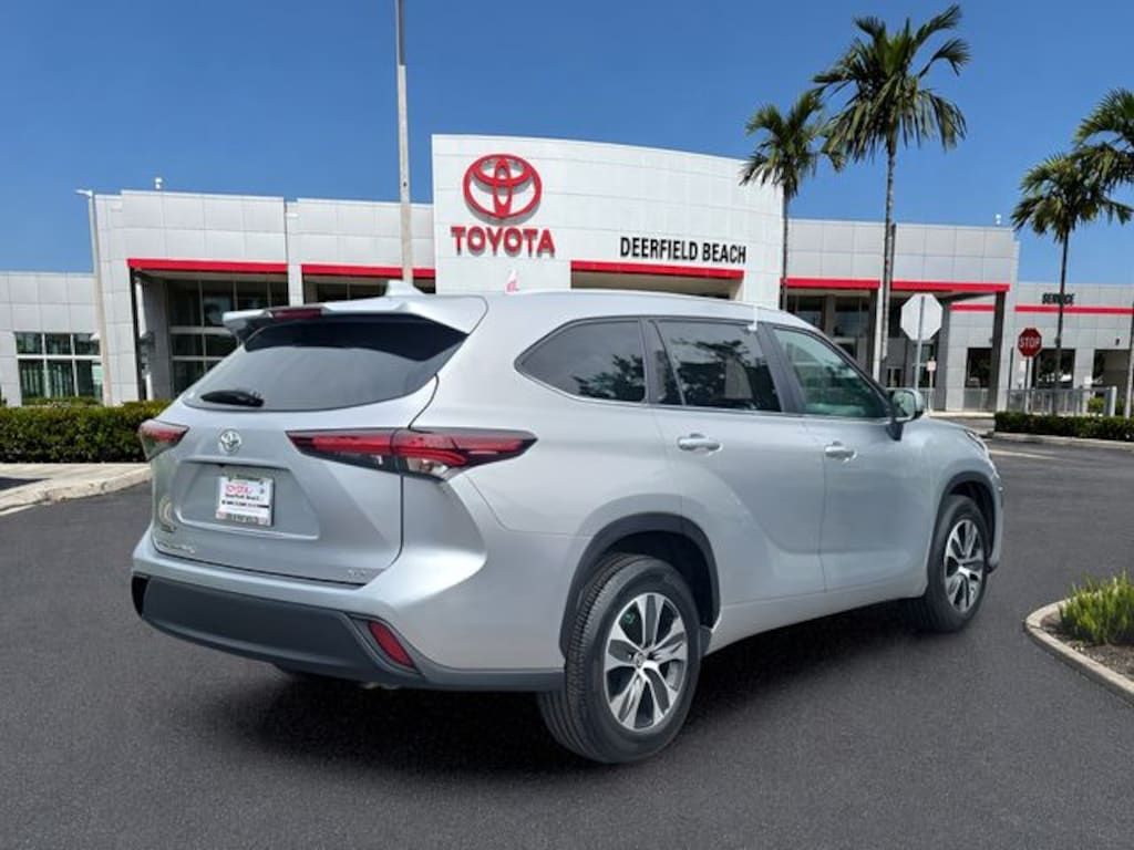 Used 2025 Toyota Highlander XLE SUV