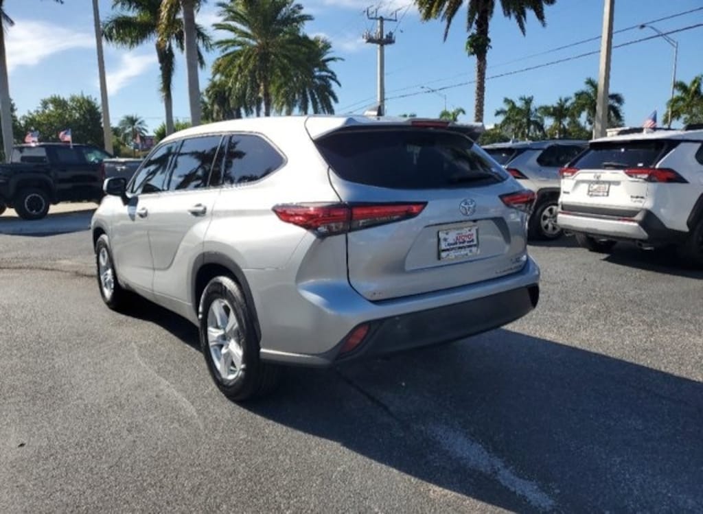 Certified 2022 Toyota Highlander LE SUV