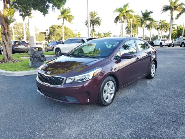 2018 Kia Forte LX Base photo 2