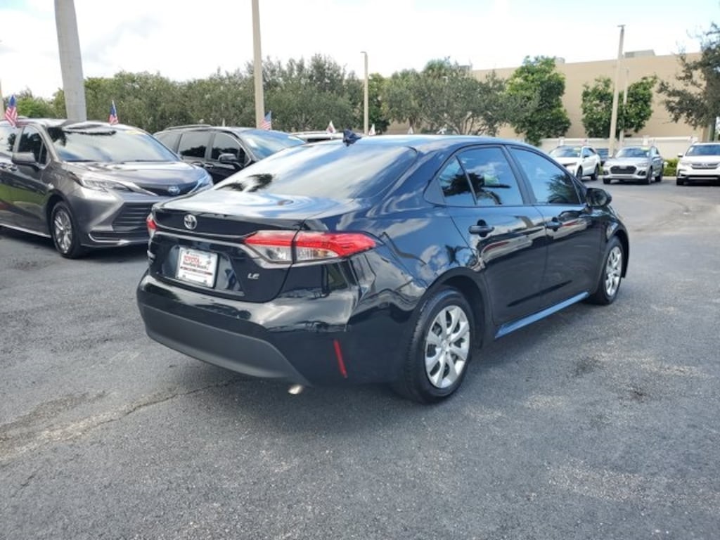 Used 2025 Toyota Corolla LE Sedan