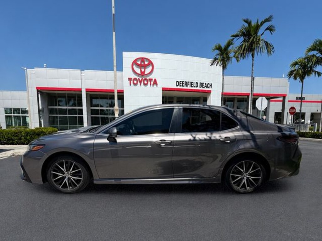 Used 2023 Toyota Camry SE Sedan