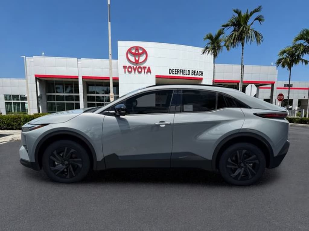 New 2026 Toyota C-HR SE SUV