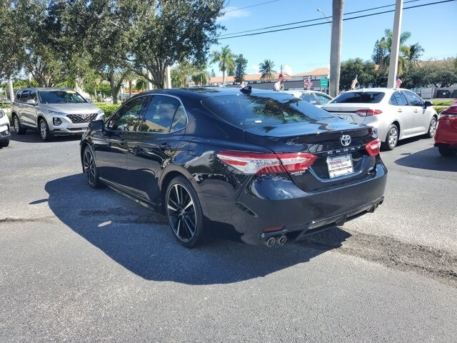 2020 Toyota Camry XSE photo 3