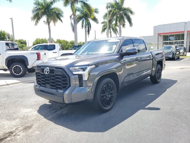 2023 Toyota Tundra SR5 photo 2