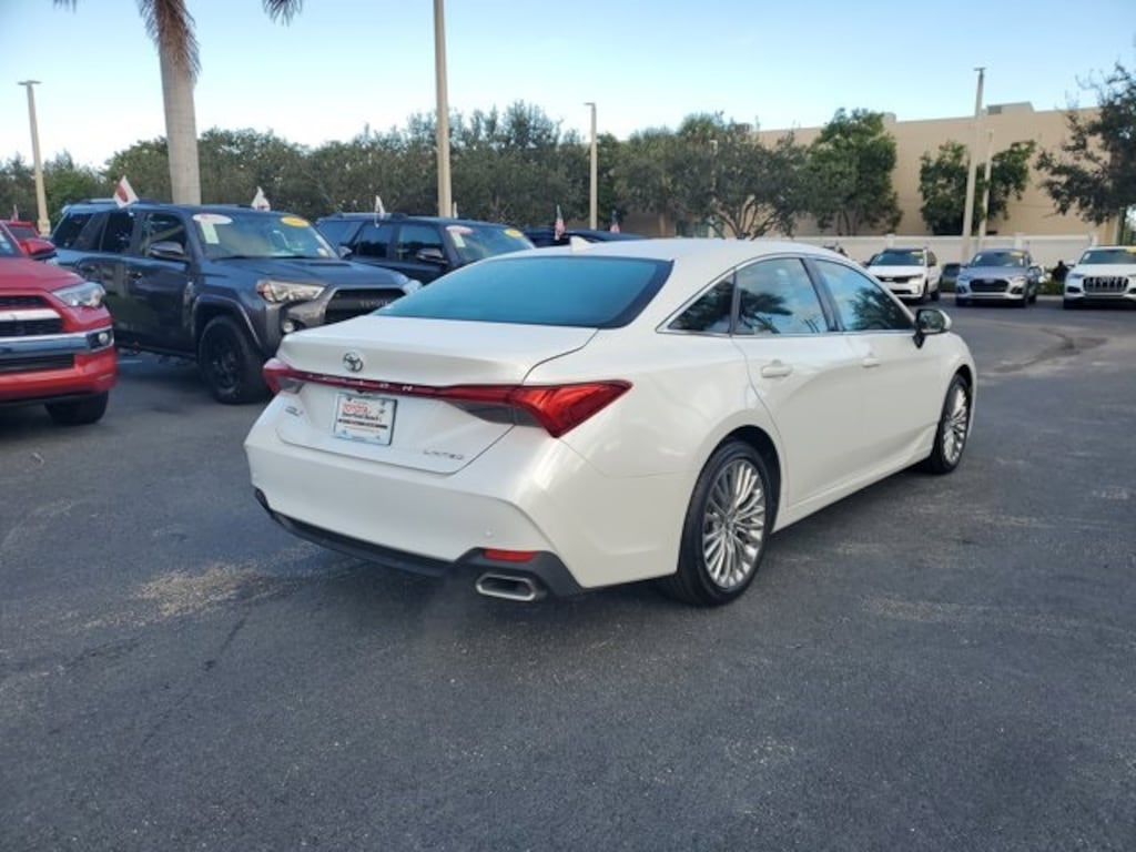 Used 2019 Toyota Avalon Limited Sedan