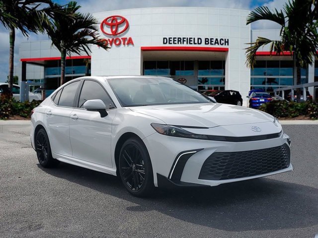 2026 Toyota Camry SE's photo