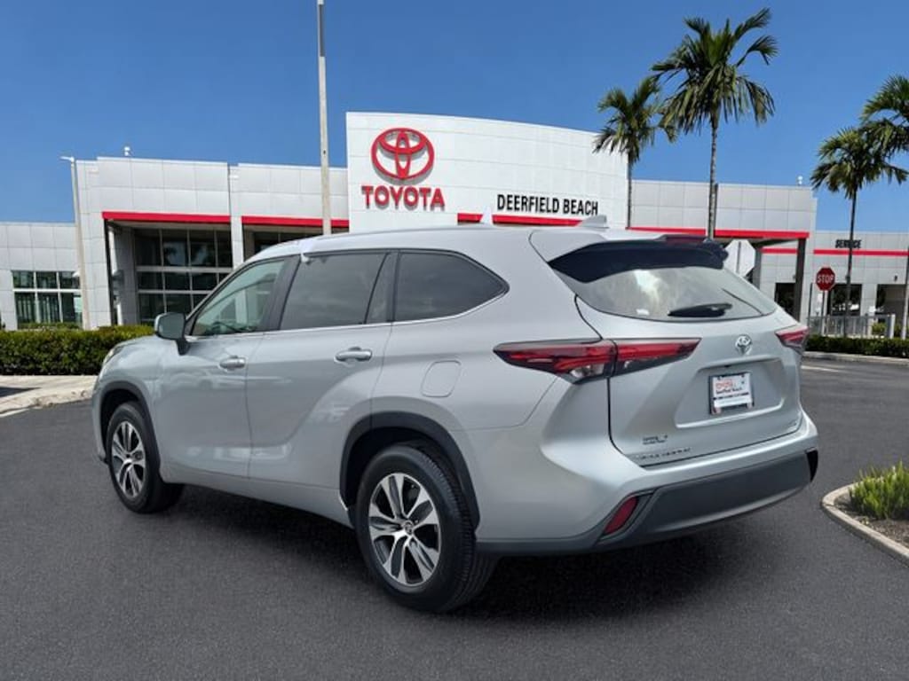 Used 2025 Toyota Highlander XLE SUV