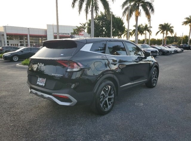 2025 Kia Sportage EX photo 4