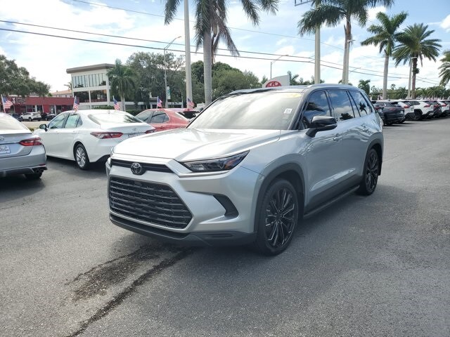 2024 Toyota Grand Highlander XLE photo 2