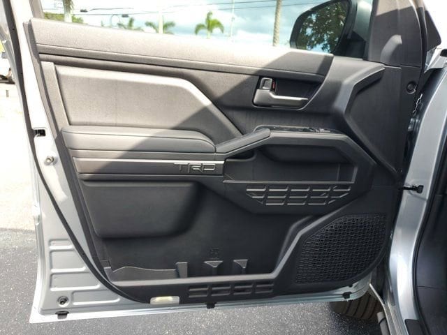 2025 Toyota Tacoma TRD Sport - Photo 12