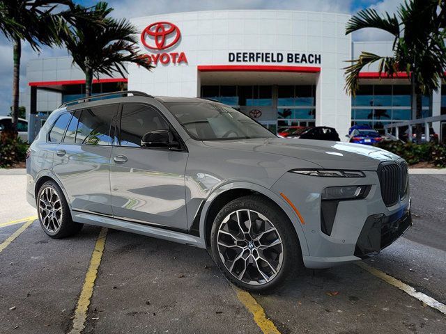 2025 BMW X7 M60i's photo