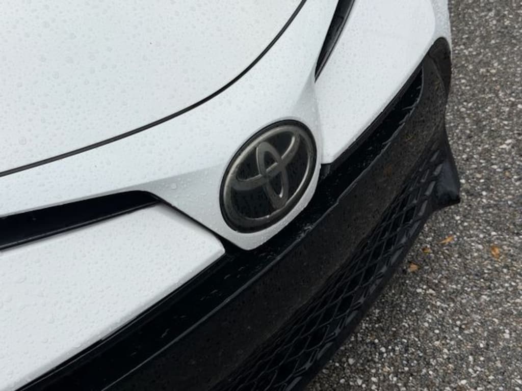 Used 2018 Toyota Corolla SE Sedan