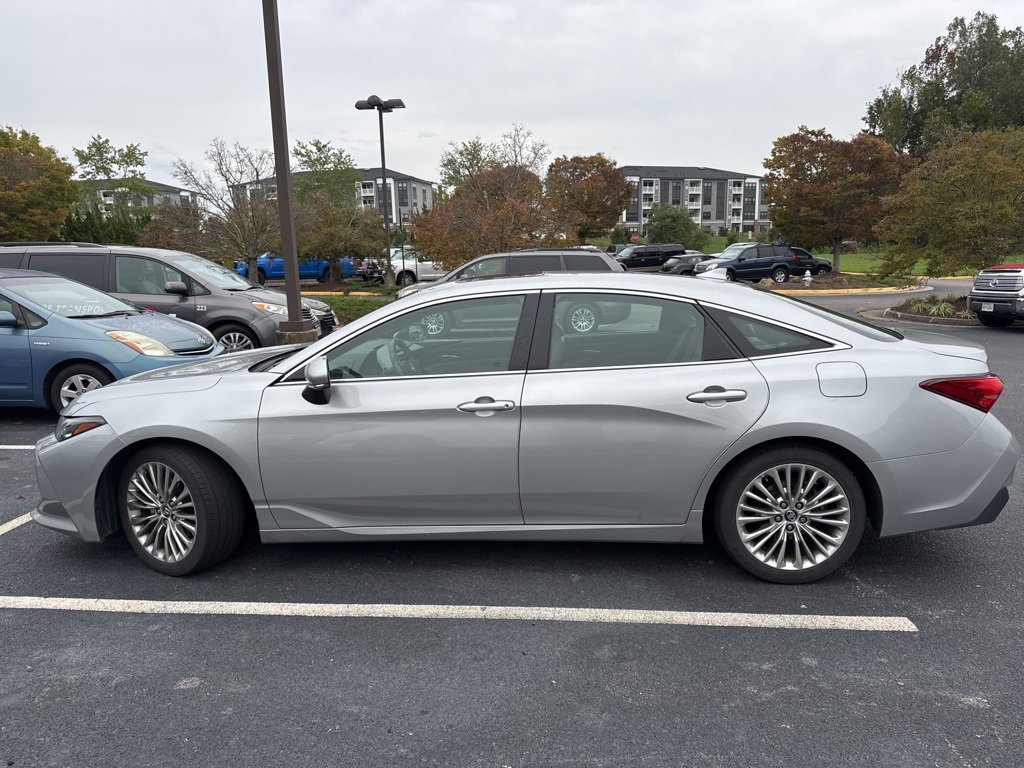 2020 Toyota Avalon Limited photo 3