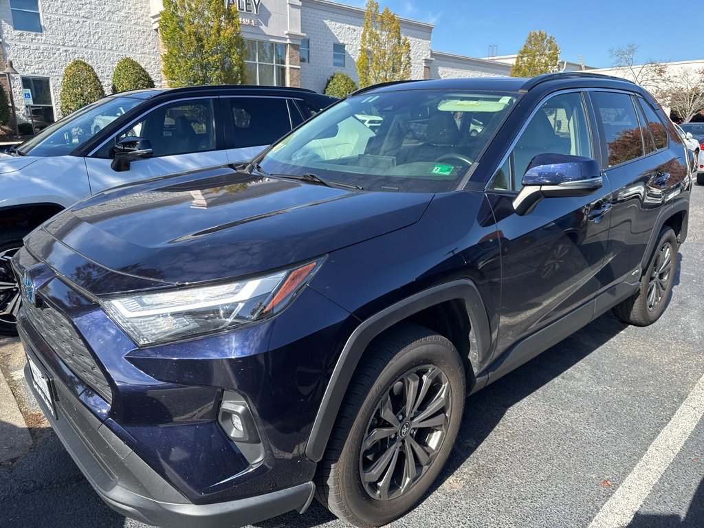 2022 Toyota RAV4 Hybrid XLE Premium photo 4