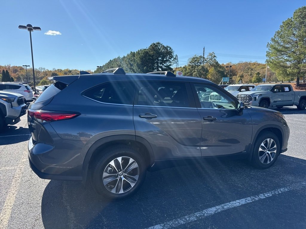 Used 2023 Toyota Highlander Hybrid XLE SUV