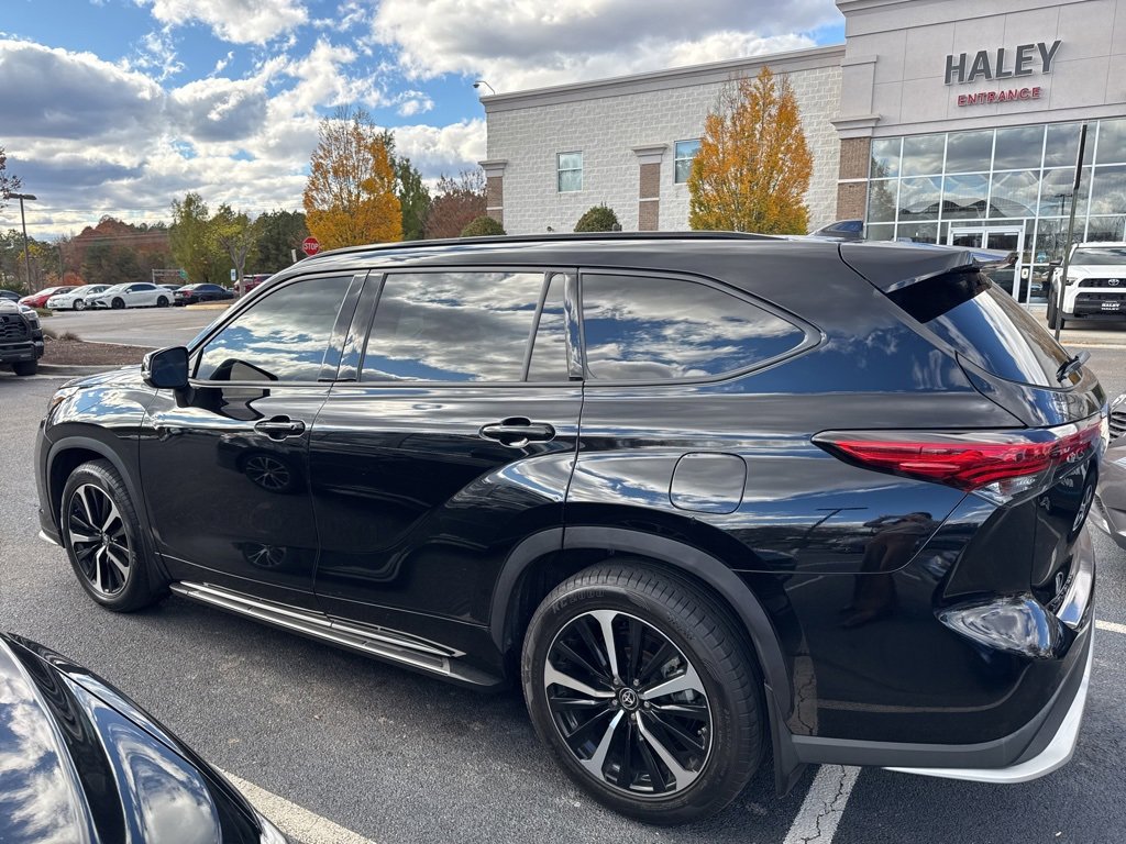 2022 Toyota Highlander XSE photo 2