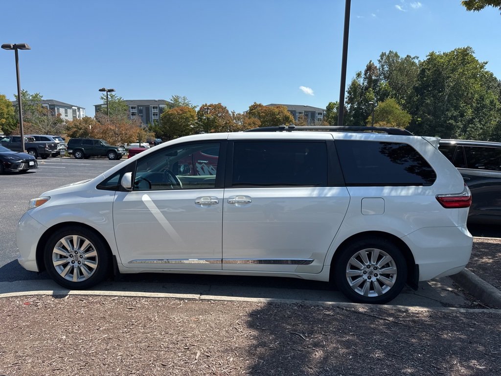 2015 Toyota Sienna XLE Premium photo 3