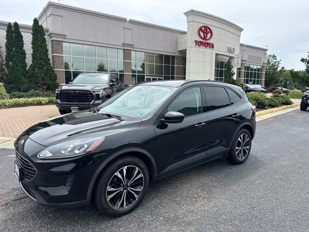 Used 2021 Ford Escape SE SUV