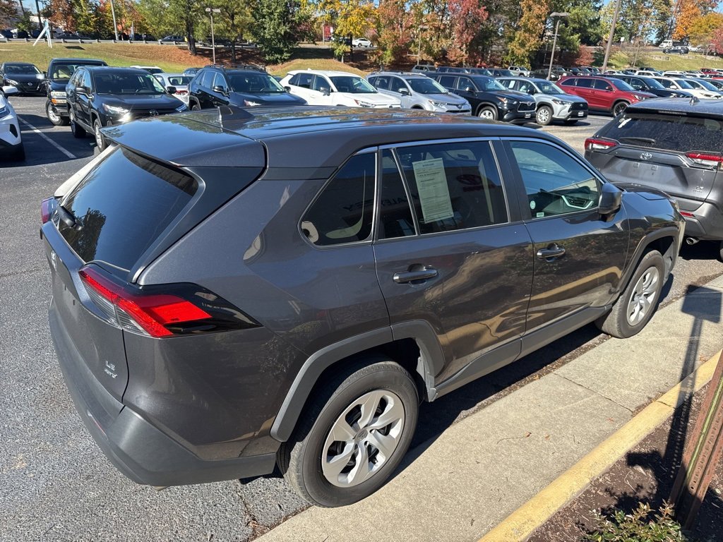 2024 Toyota RAV4 LE photo 2