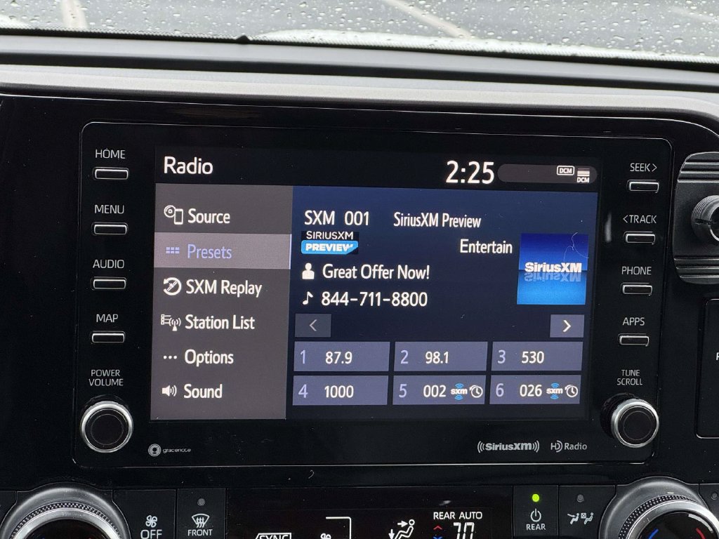 Used 2022 Toyota Highlander XLE SUV