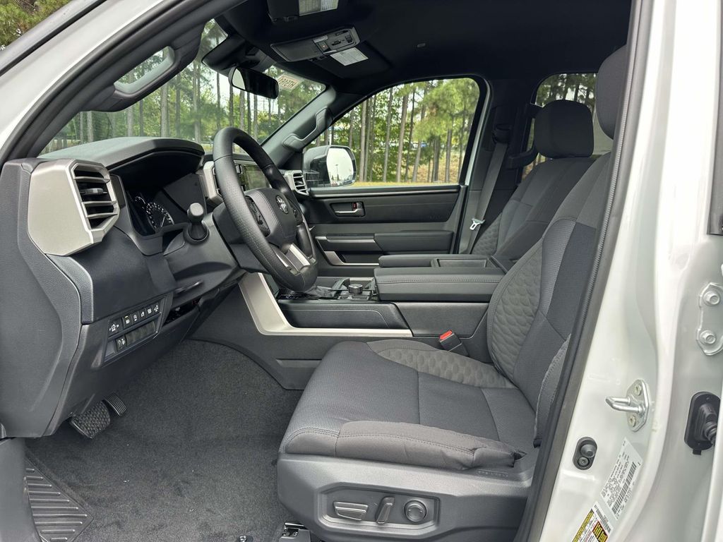 2026 Toyota Tundra SR5 - Photo 15