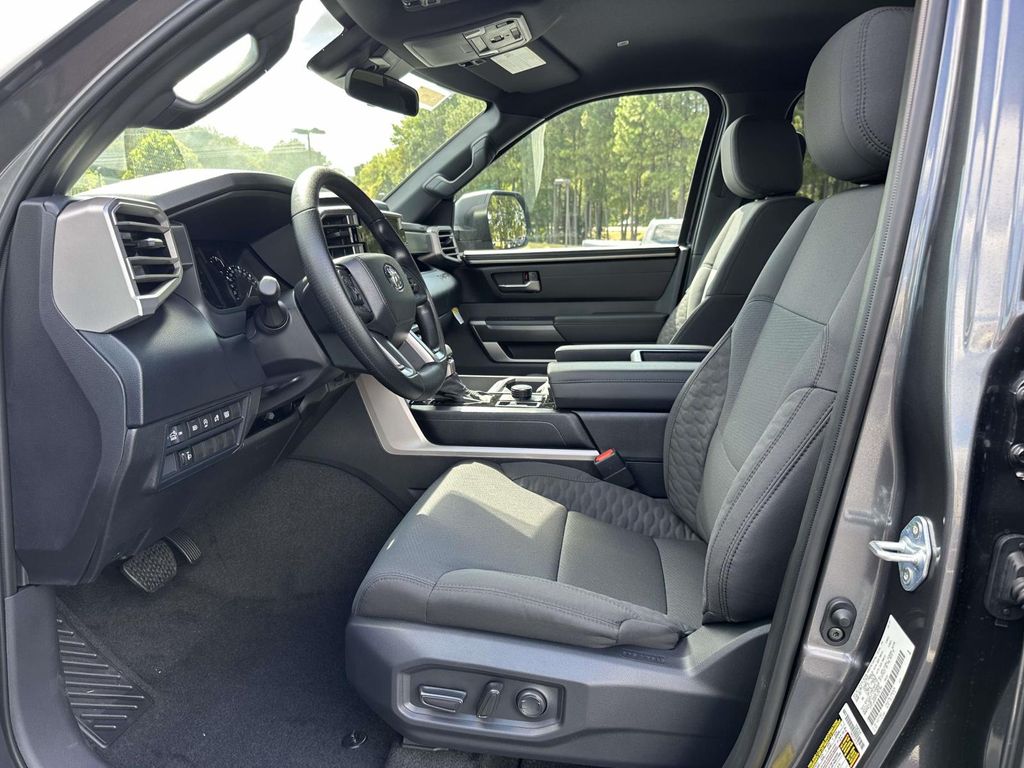 2026 Toyota Tundra SR5 - Photo 15