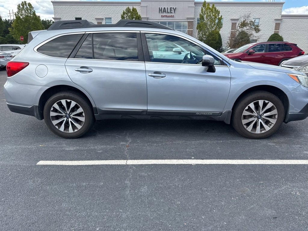 Used 2015 Subaru Outback 2.5i Limited w/Moonroof/KeylessAccess/Nav/EyeSight SUV
